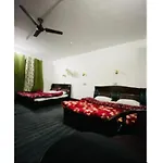 Hotel Ameera , Munawara Abad, Srinagar