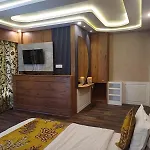 Hotel Manora Palace