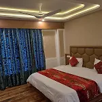 Hotel Manora Palace