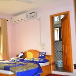 Hotel Johns Palace