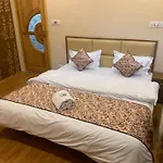 Faizzy Residency