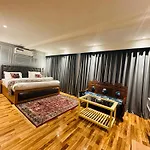 De Elaaf The Luxury Stay