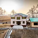 Stayvista At Riverscape With Views, Wifi, Heater