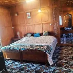 Houseboat Sea Lord
