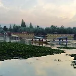 House Boat House Of Common