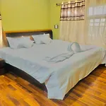 Hotel Doodhpathri Glacier View