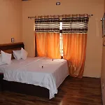 Hotel Doodhpathri Glacier View