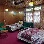 Houseboat Sheikh Palace