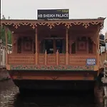 Houseboat Sheikh Palace