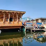 Houseboat New Jahangir And Morning Car
