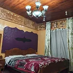 Houseboat New Jahangir And Morning Car
