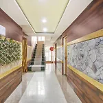 Collection O Rajbagh