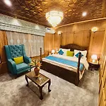 Shabistan Premium Houseboats