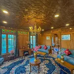 Peacock Houseboats