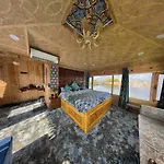 Mossess Retreat Group Of Houseboats