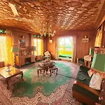 Lalarukh Group Of Houseboats