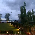 Almus Resorts