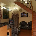 Hotel Krimzon Manor