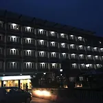 Shah Abbas Hotel At Dal Lake