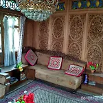 House Boat New Manora