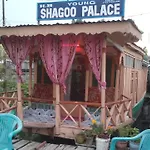 Houseboat Shagoo Palace