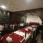 Hotel Green Leaf
