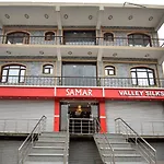 Oyo 12202 Hotel Samar