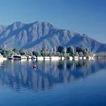 Privilege Houseboats