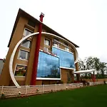 Palette - Golden Tulip Kashmir