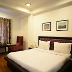 Summit Renaissance Hotel