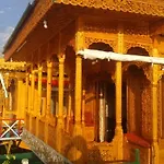 Young Bombay Group Of Houseboats