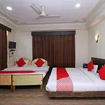 Oyo 19540 Hotel Royal Bahaar