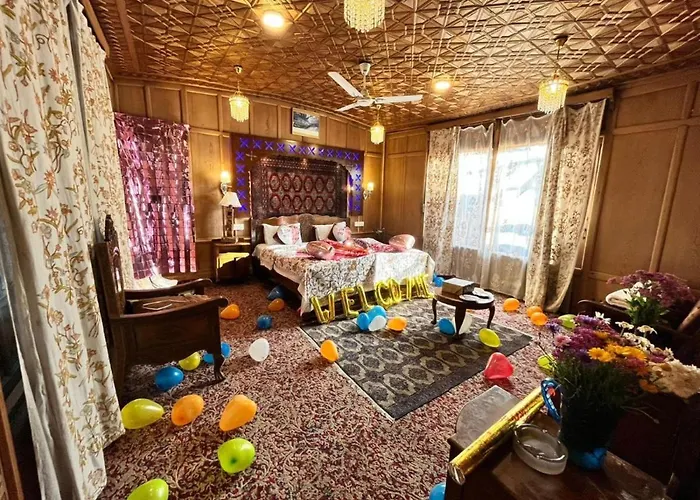 Floating Luxury Group Of Houseboats