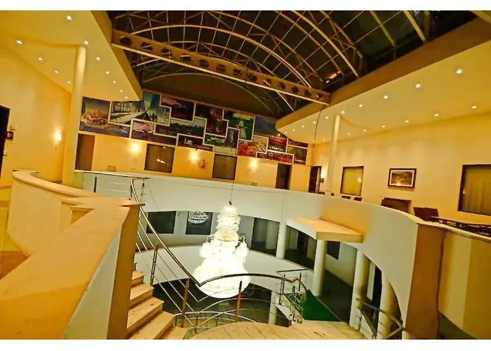 Hotel Aksa, Srinagar