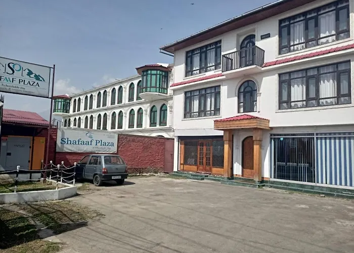 Hotel Shafaaf Plaza, Srinagar
