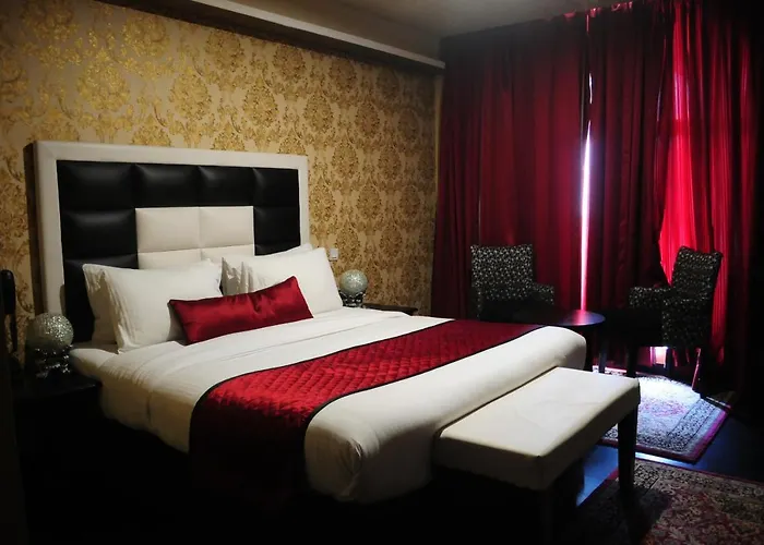 Hotel Rose Petal Srinagar