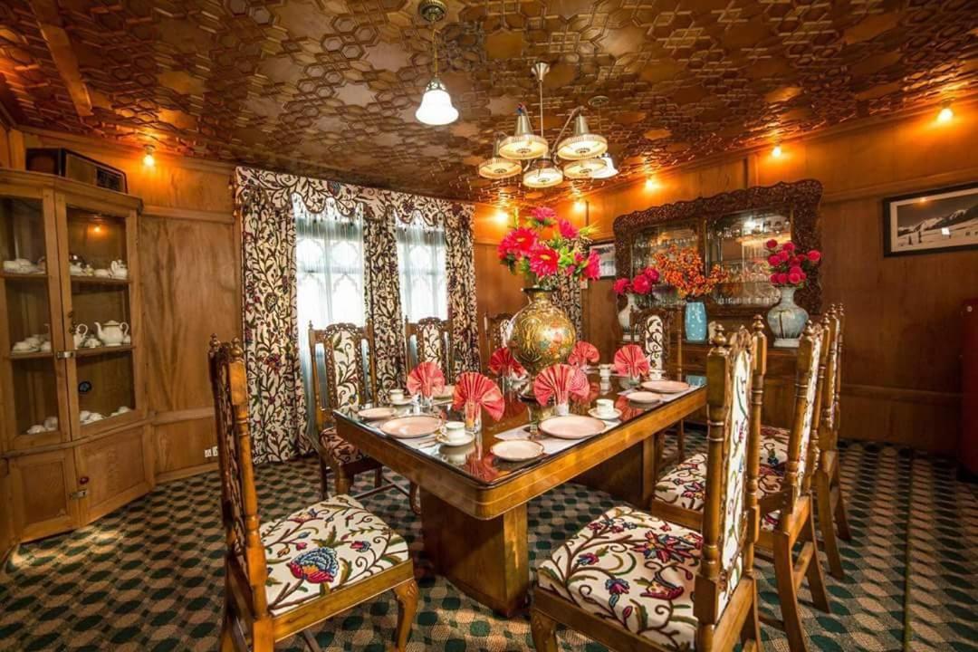 Swan Heritage Houseboats Hotel 5*