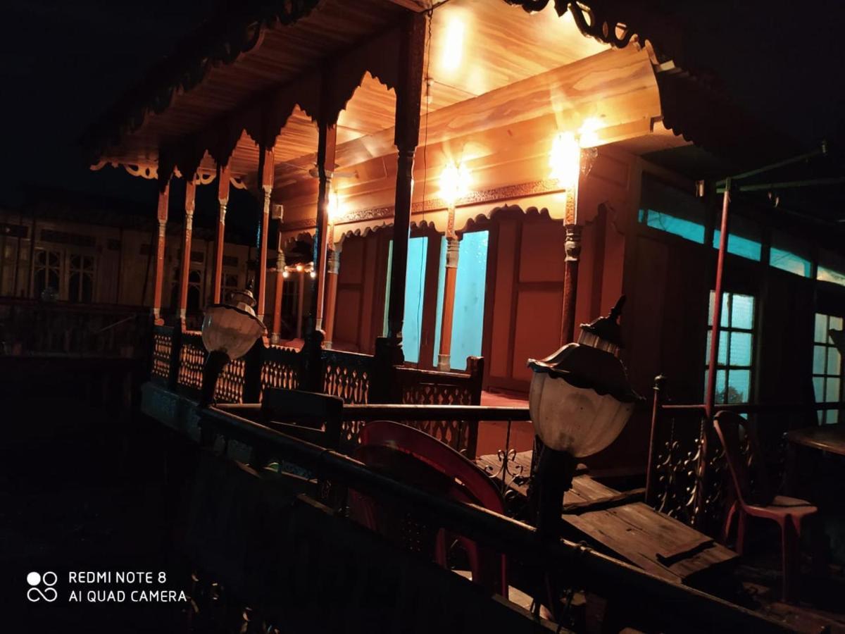 Houseboat New Jahangir And Morning Car Hotel 3*