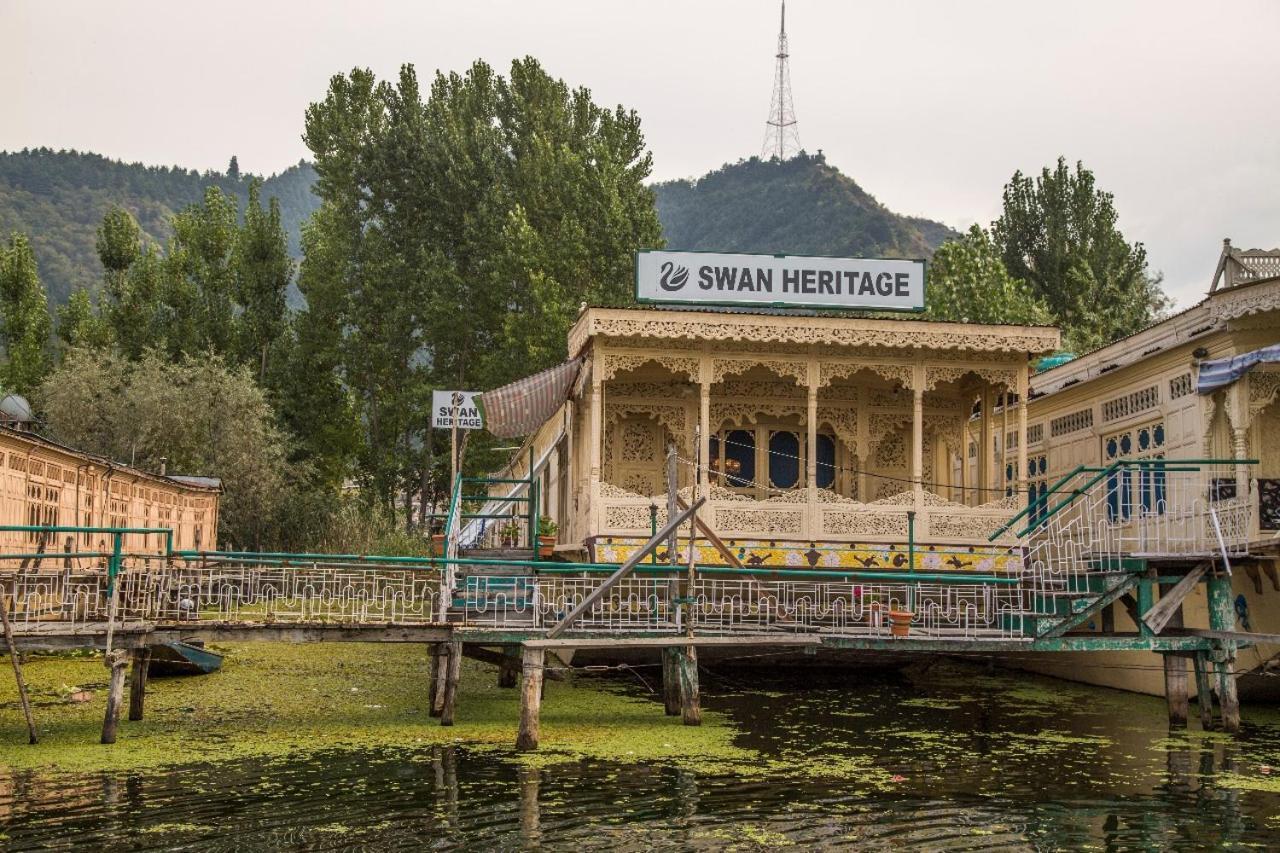 Swan Heritage Houseboats Hotel