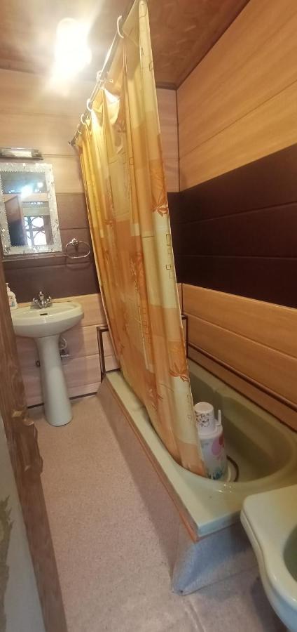 Houseboat New Suzan Srinagar (Jammu and Kashmir)