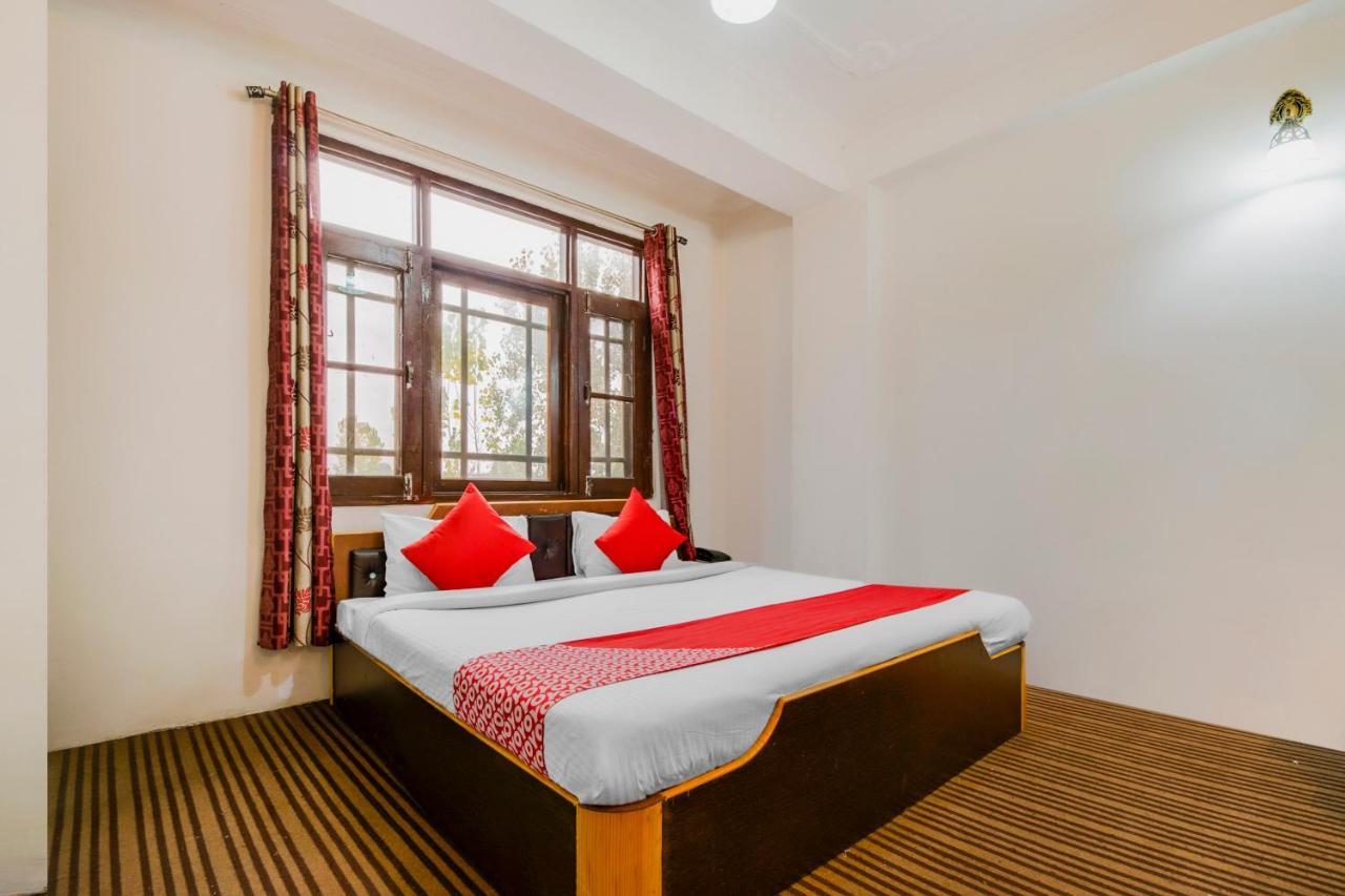 Hotel Oyo 12445 Marhaba United Srinagar (Jammu and Kashmir)