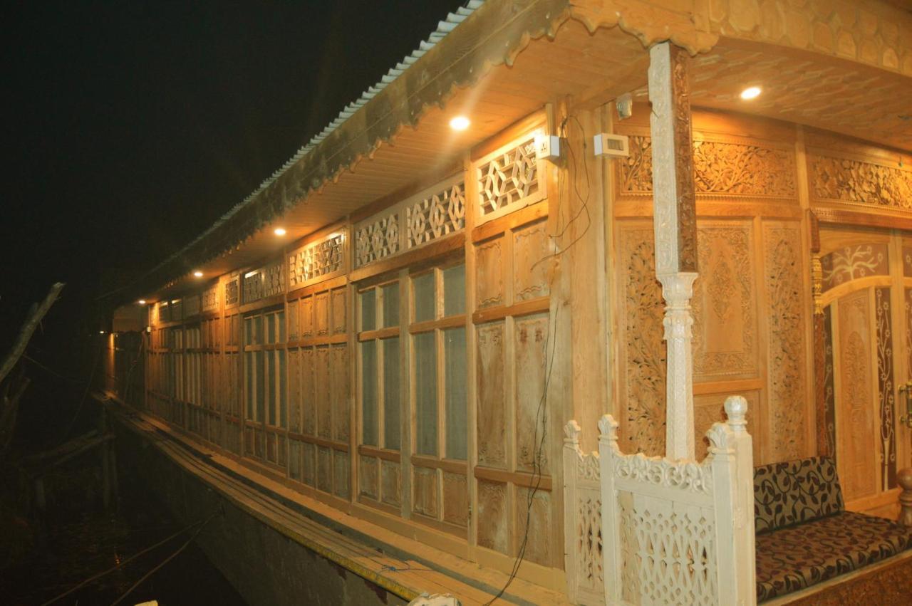 Luxury Prince Of Kashmir Hotel 5*