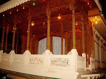 Hotel Almost Heaven Group Of House Boats Srinagar (Jammu and Kashmir)