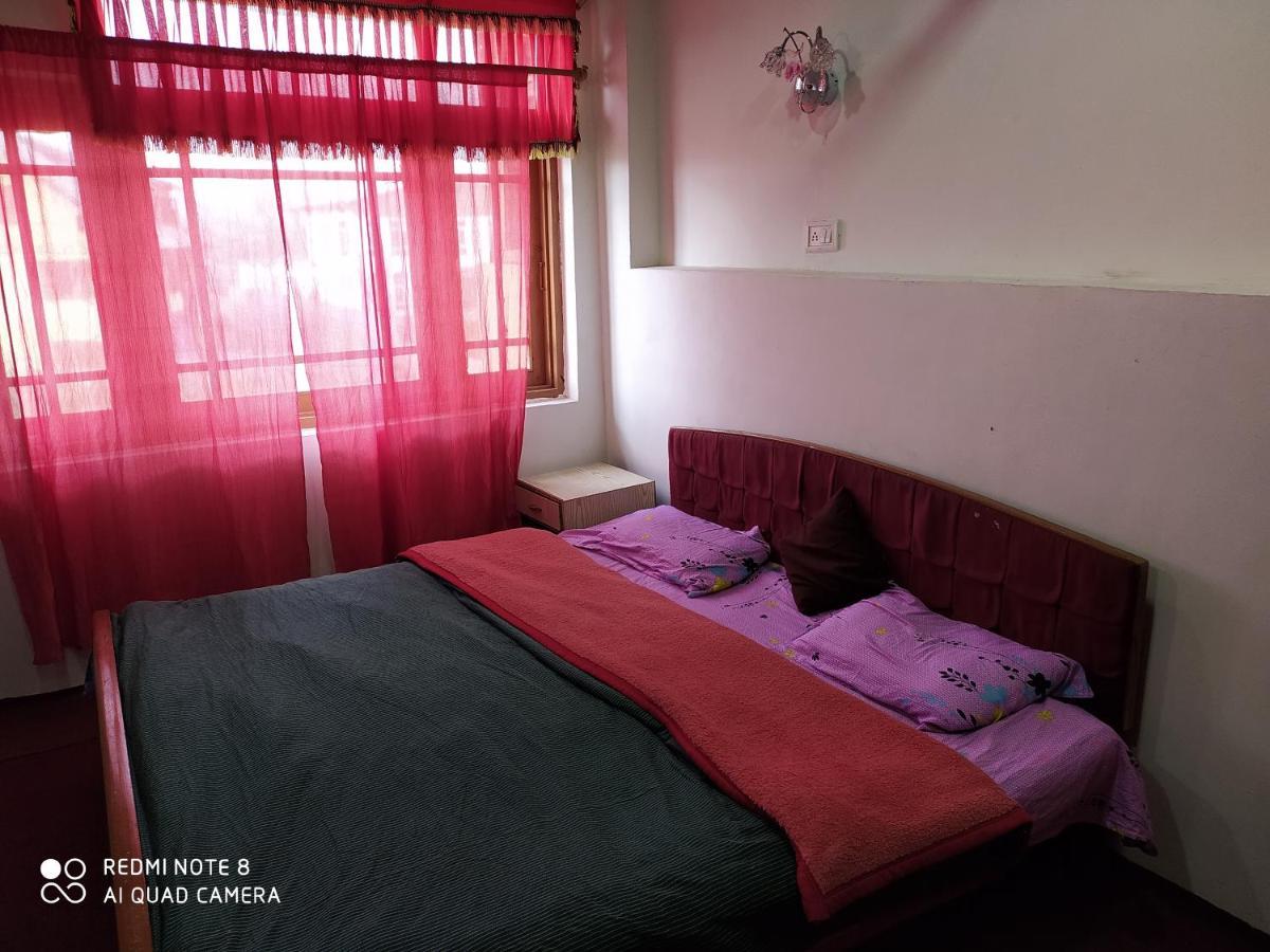 Homestay Shamus Javed Srinagar (Jammu and Kashmir)