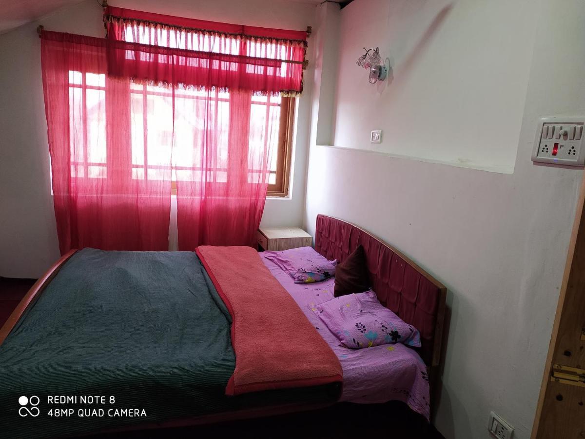 Shamus Javed Homestay Srinagar (Jammu and Kashmir)