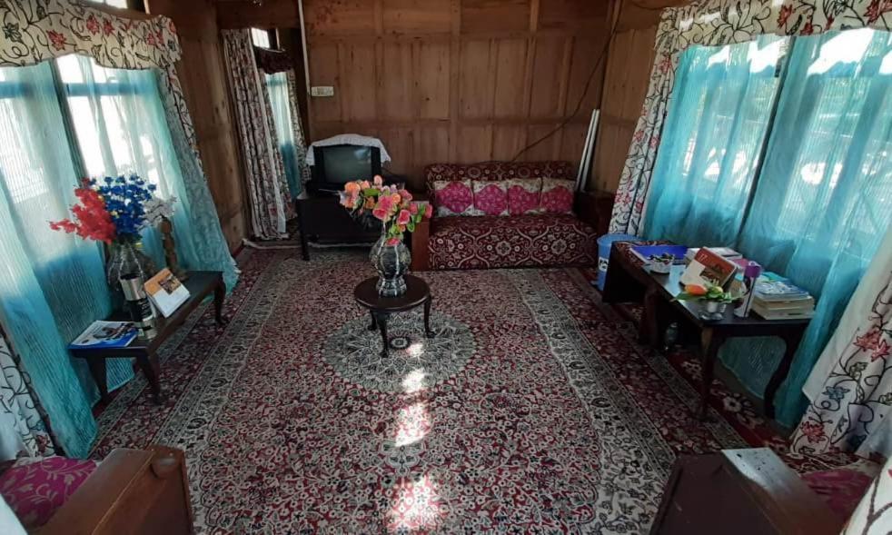 Houseboat - City Of Kashmir 2*