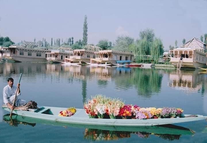 Homestay Shamus Javed Srinagar (Jammu and Kashmir)