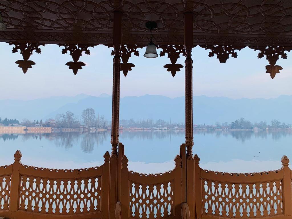 Yadgaar Houseboats Srinagar (Jammu and Kashmir)