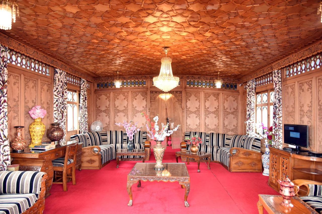 Botel Yadgaar Houseboats Srinagar (Jammu and Kashmir)