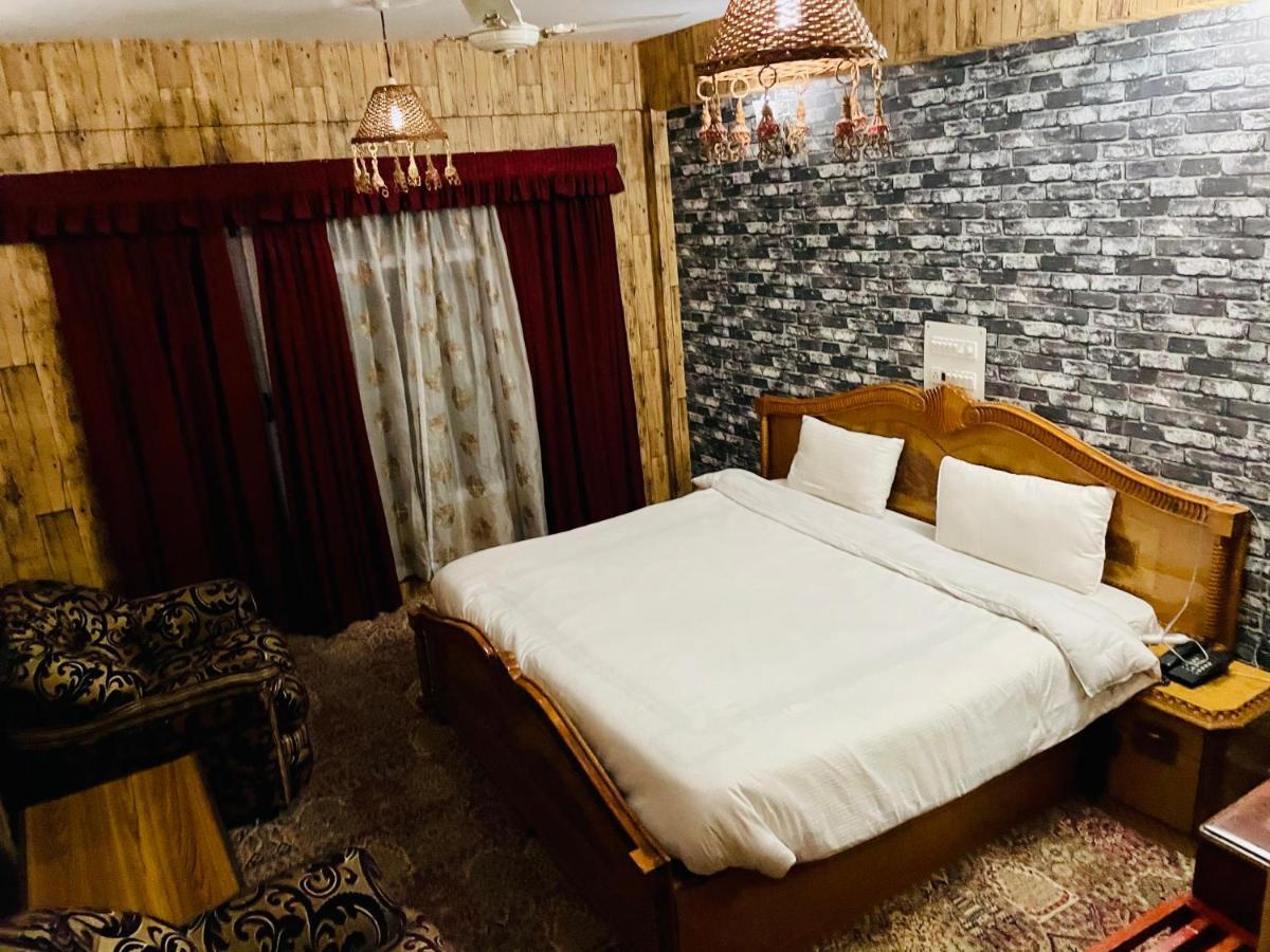 Hotel International Srinagar (Jammu and Kashmir)